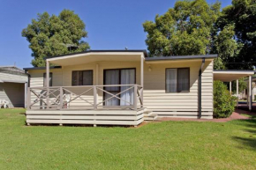 Cottage 20 - 3 Bedroom - Lake Hume Resort